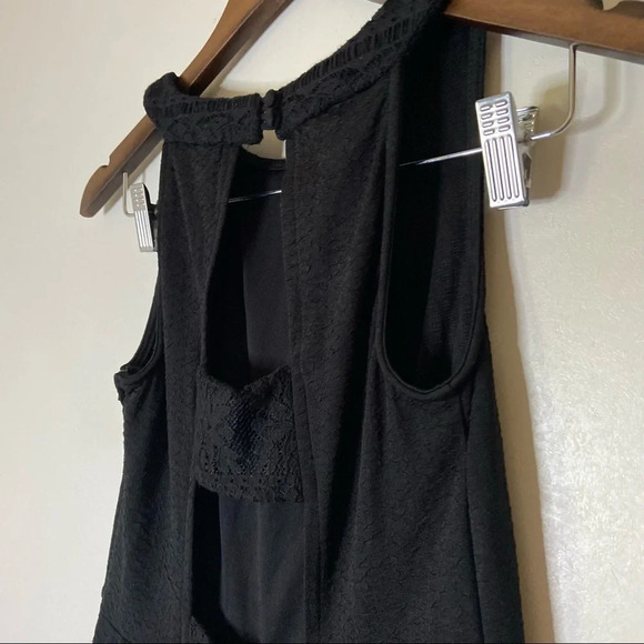 Lace Midi / Mini Dress Black Sleeveless Pleated Open Back Dress Size Small Event - Picture 3 of 13